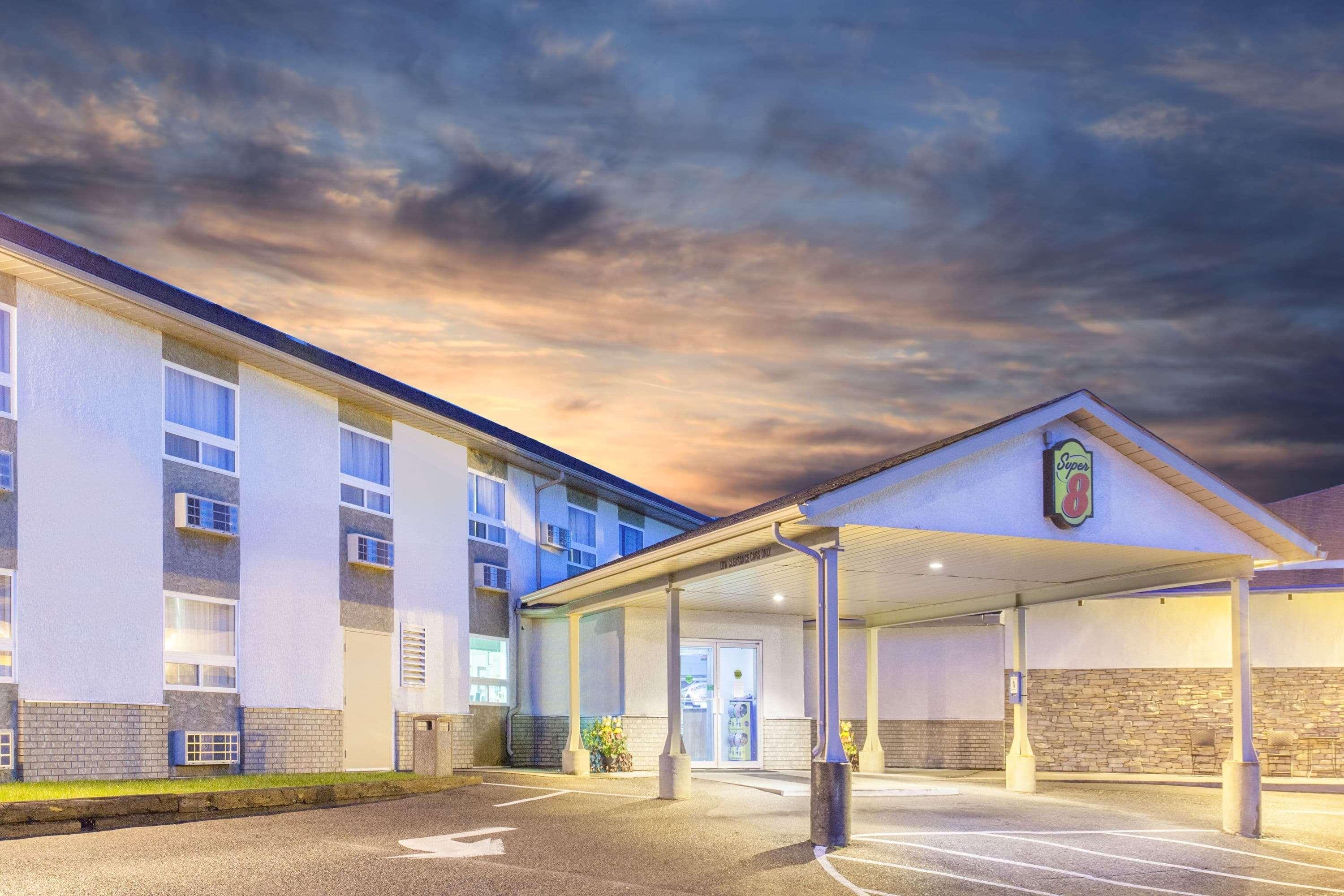 Super 8 By Wyndham Kenora Hotel Exterior foto