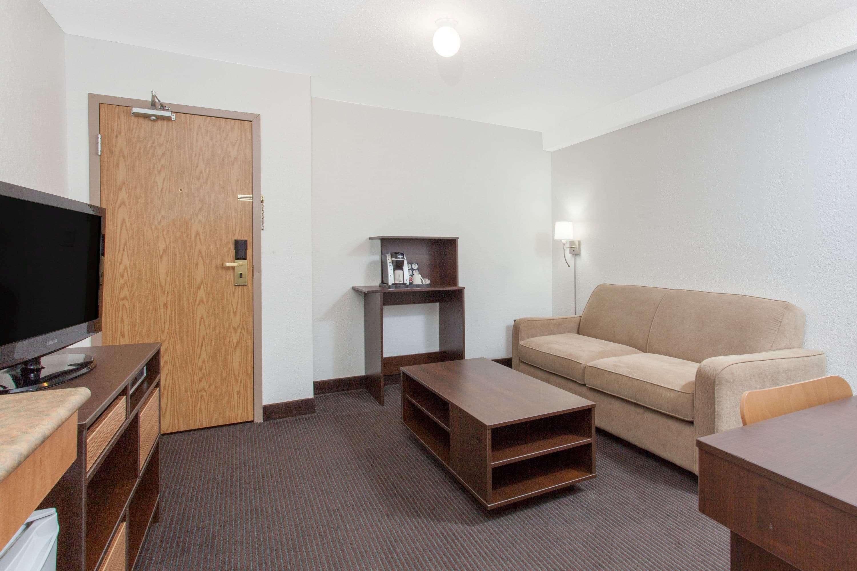 Super 8 By Wyndham Kenora Hotel Exterior foto