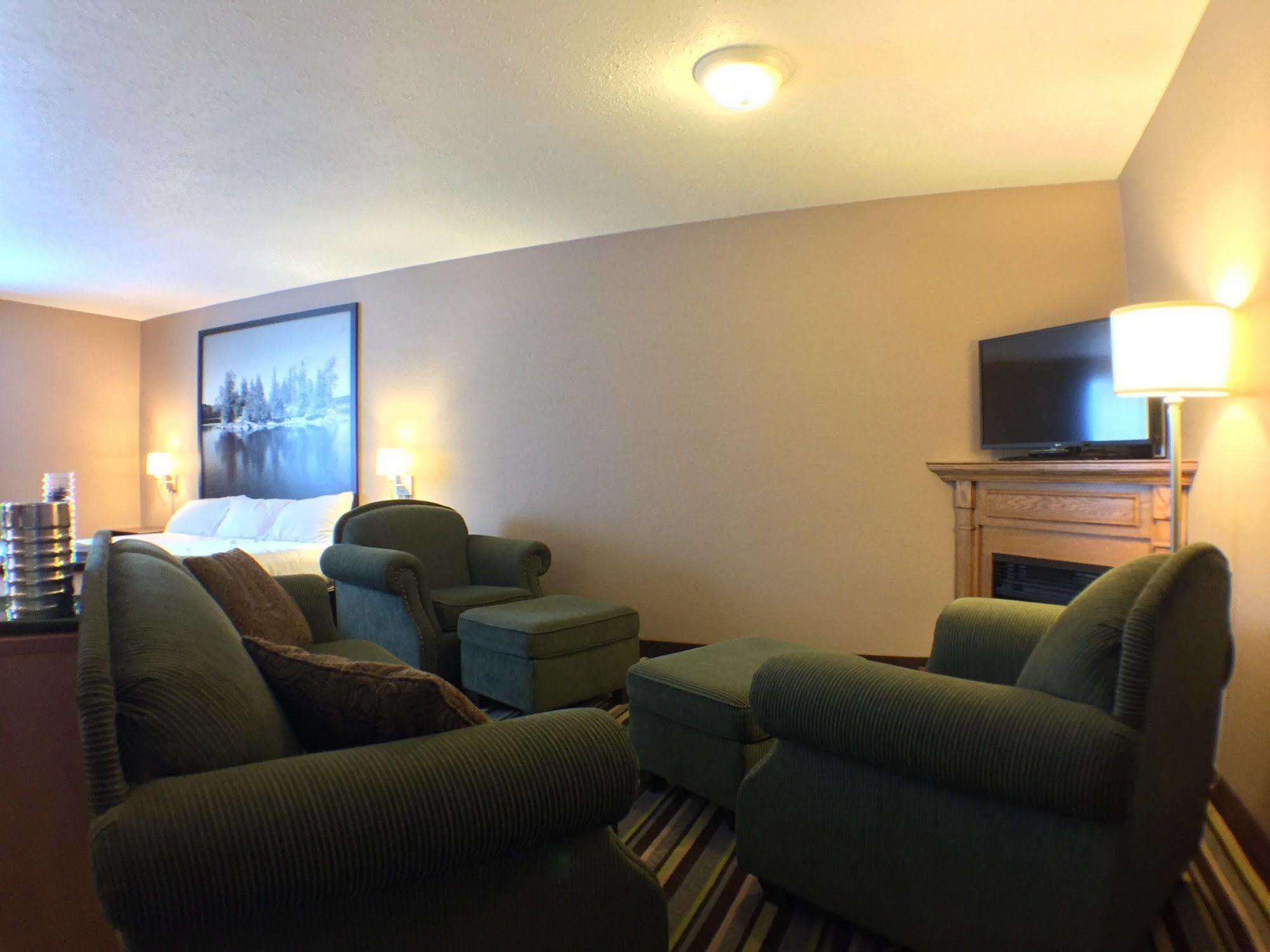 Super 8 By Wyndham Kenora Hotel Exterior foto